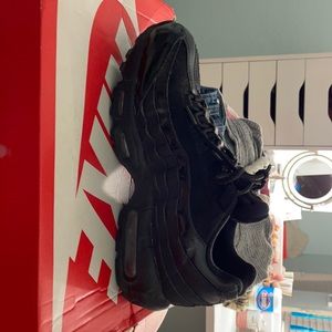 Black Nike women’s shoes wore a couple times